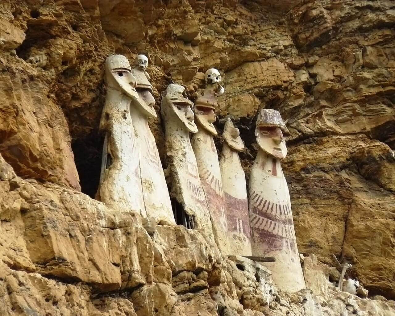 Voyage au Pérou, sarcophages
